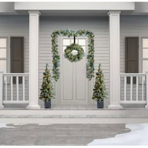 6-piece Pre-Lit Decor Set